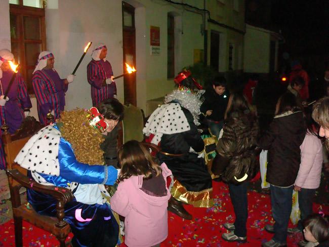 Los Reyes Magos de Oriente llegan a Busto