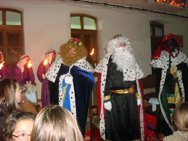 Los Reyes Magos de Oriente llegan a Busto